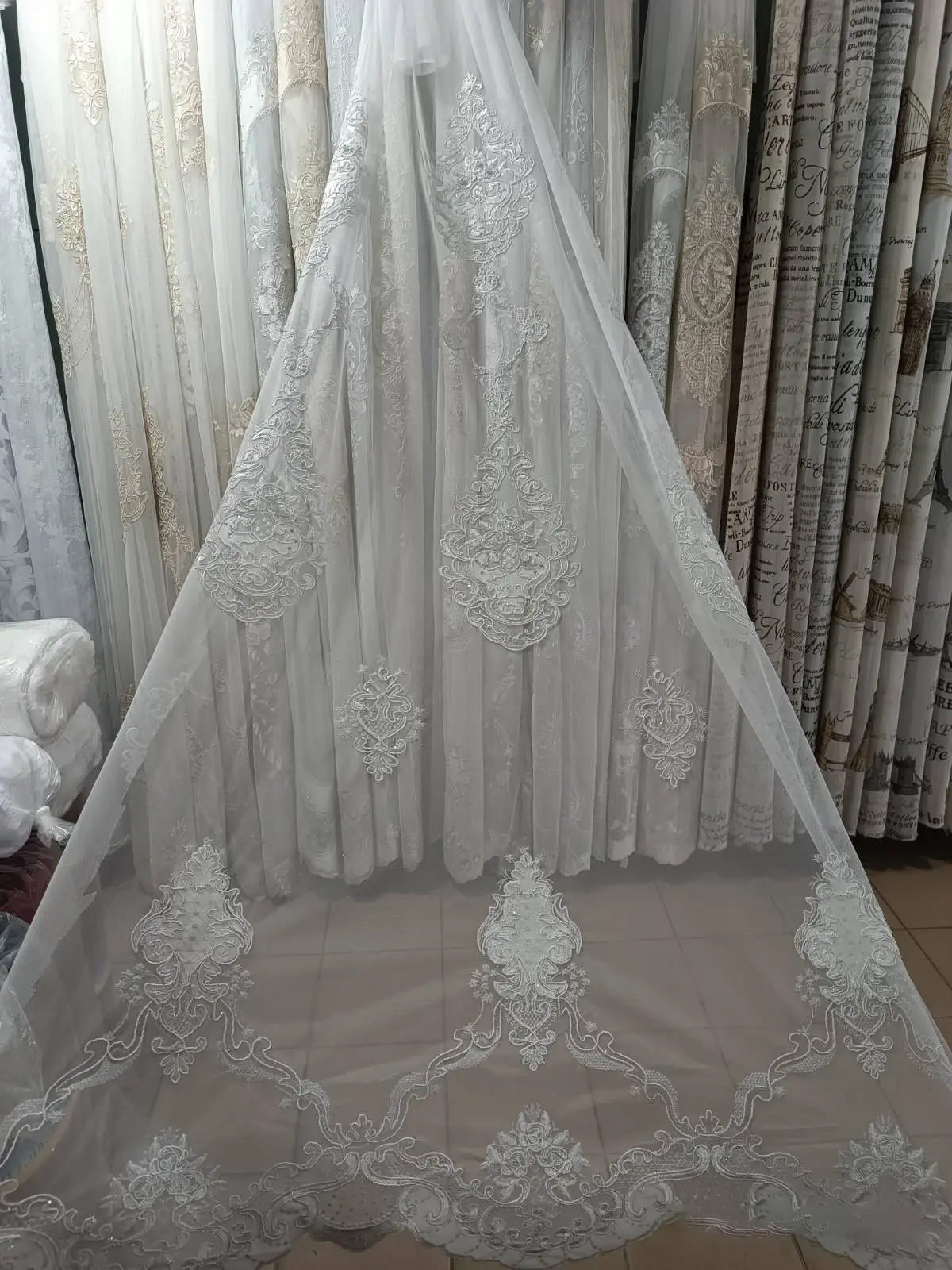 Тюль Arabella с классической кордовой вышивкой Купить тюль оптом Arabella с кордовой вышивкой